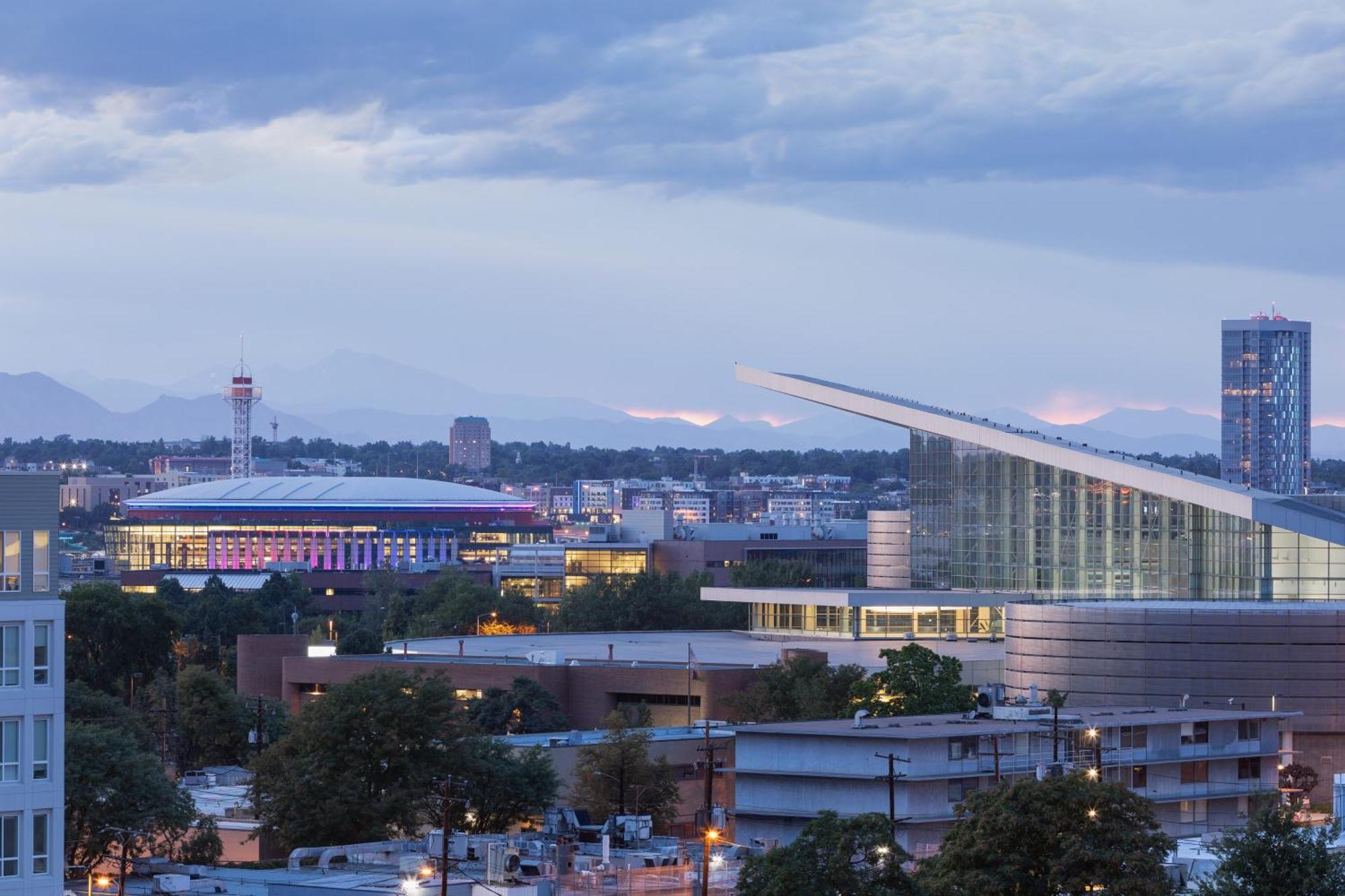 Element Denver Downtown East Экстерьер фото